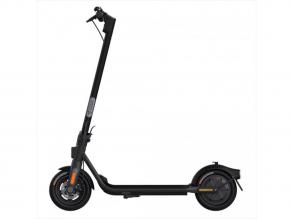 Segway Ninebot KickScooter F2 Elektroroller + Plus Segway Ninebot Helm für Erwachsene schwarz...