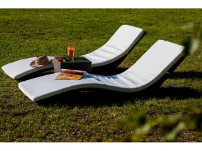 Successo Rattan 2 Sonnenliege in grau mit Tisch